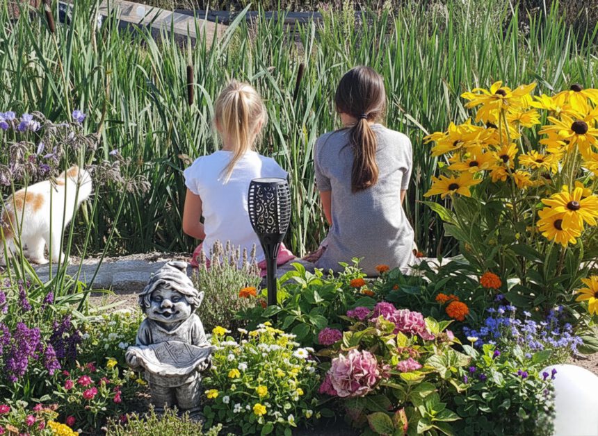 2 großzügige Terrassen mit Garten